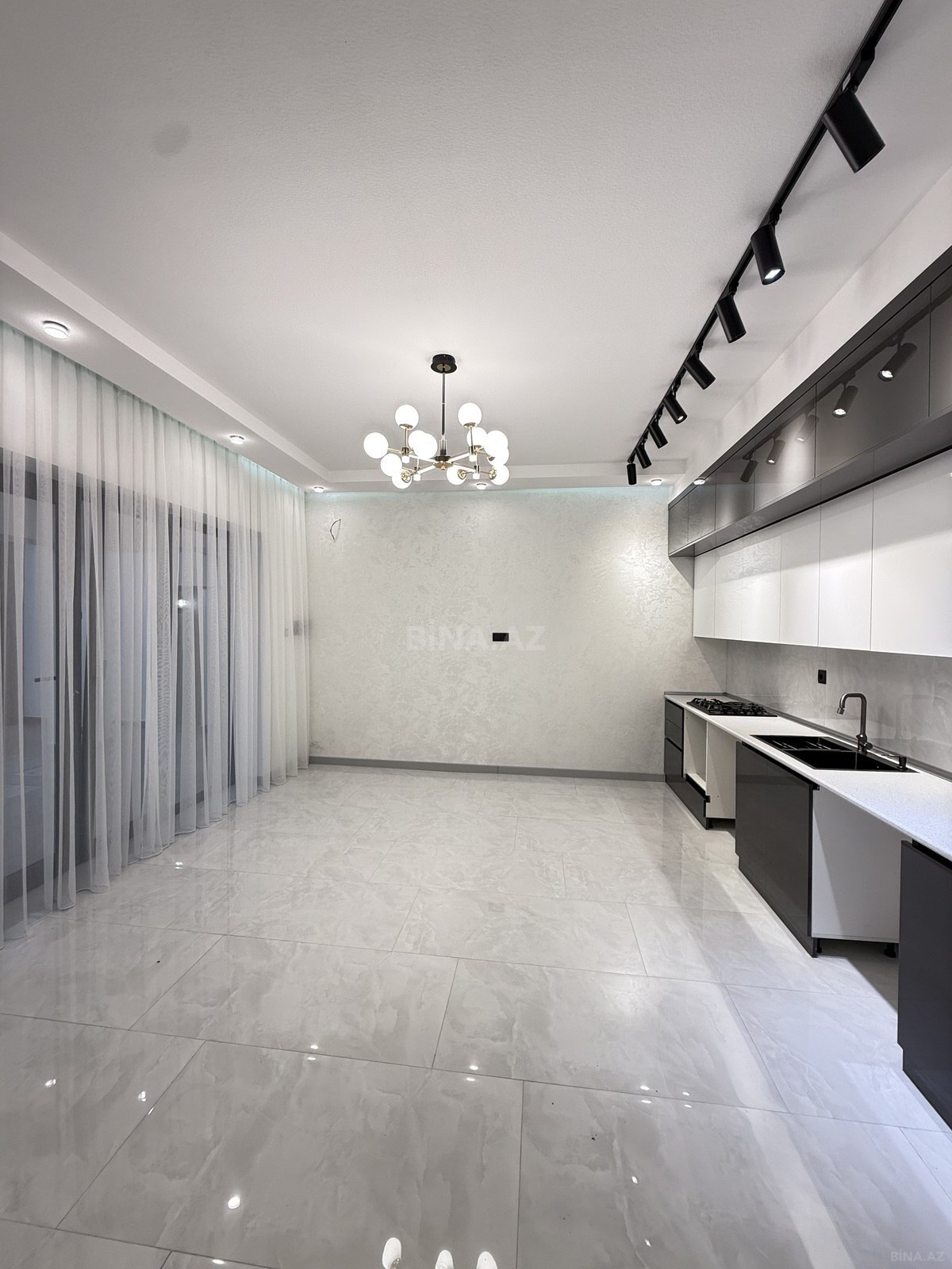4 otaqlı həyət evi/bağ evi - Şüvəlan q. - 160 m² (22)
