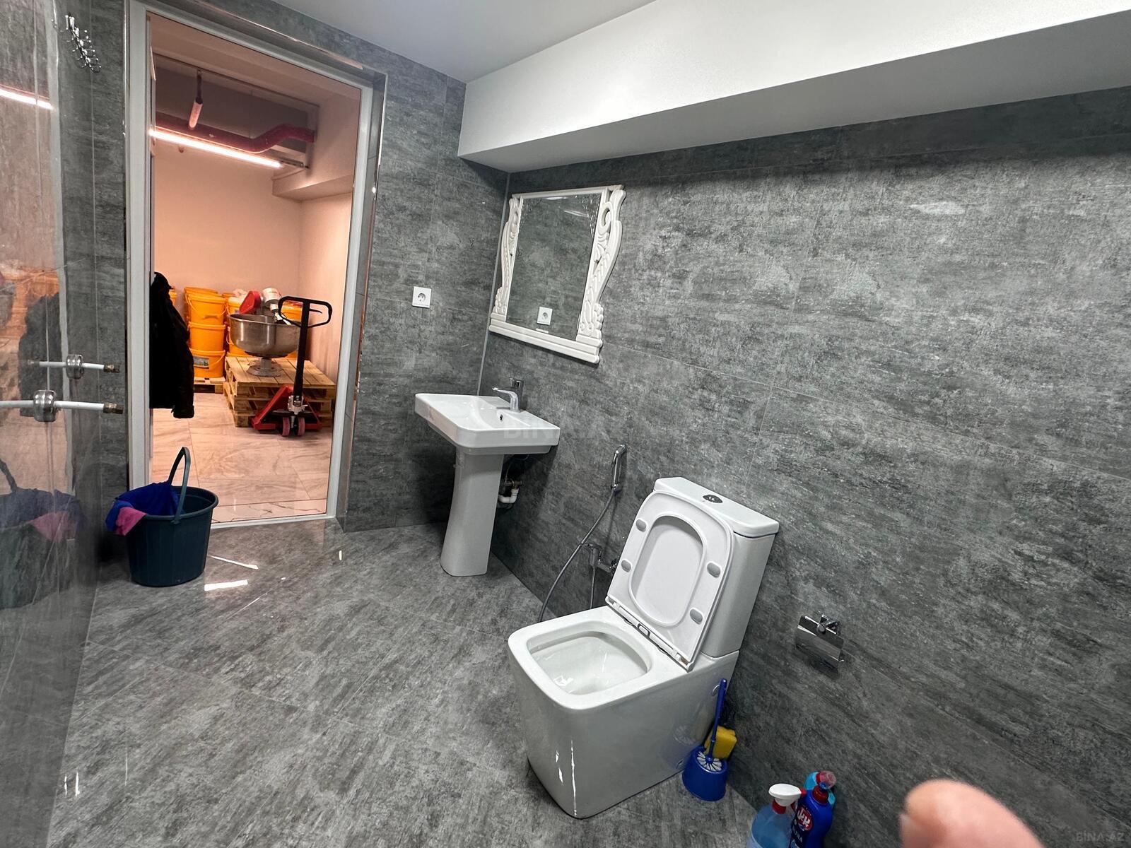 Obyekt - Memar Əcəmi m. - 315 m² (17)