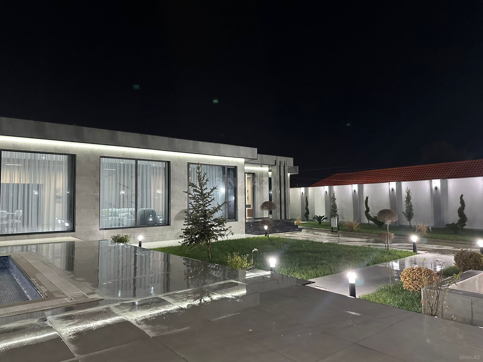 4 otaqlı həyət evi/bağ evi - Şüvəlan q. - 230 m² (1)