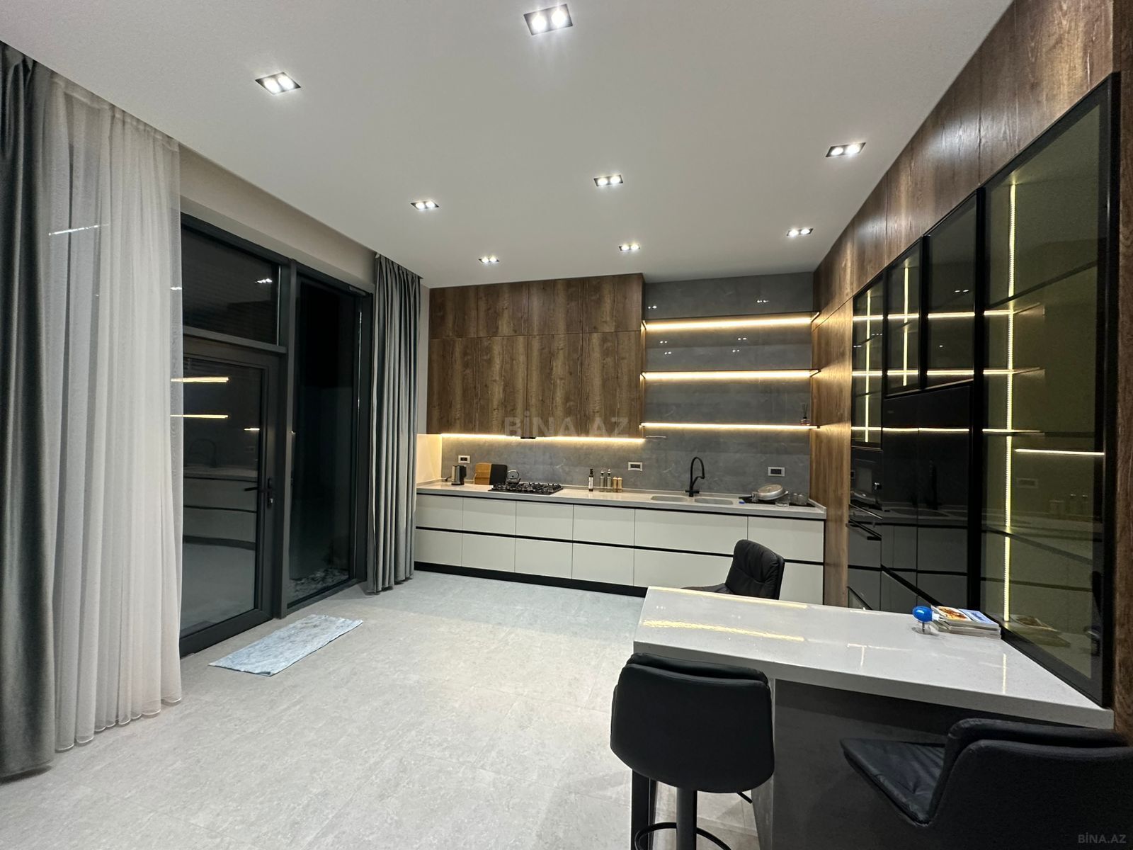 4 otaqlı həyət evi/bağ evi - Şüvəlan q. - 230 m² (19)