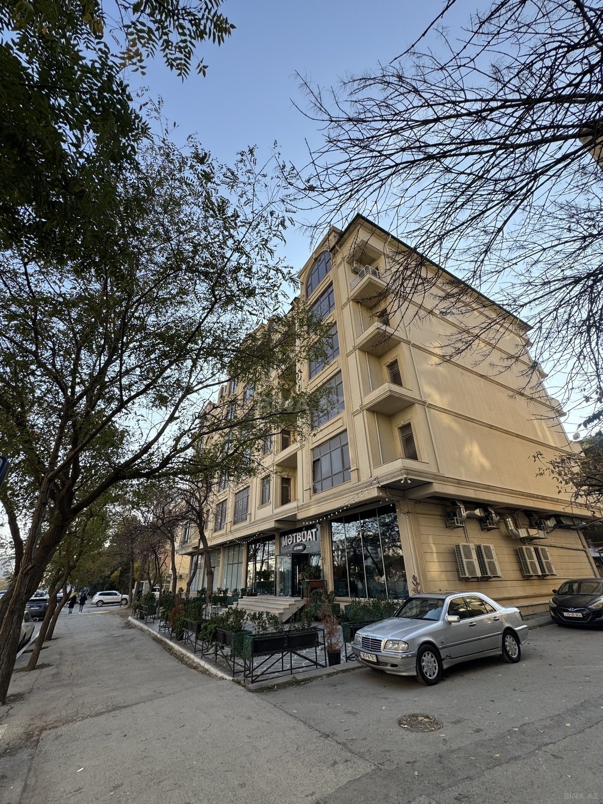 3 otaqlı yeni tikili - İnşaatçılar m. - 122 m² (2)