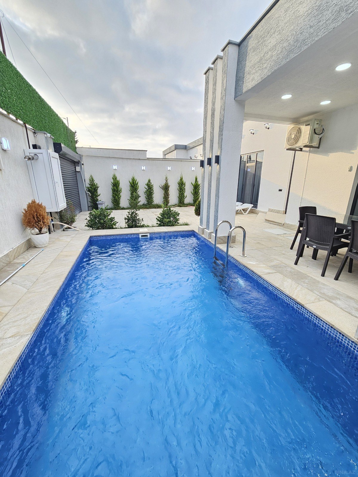 4 otaqlı həyət evi/bağ evi - Şüvəlan q. - 150 m² (4)