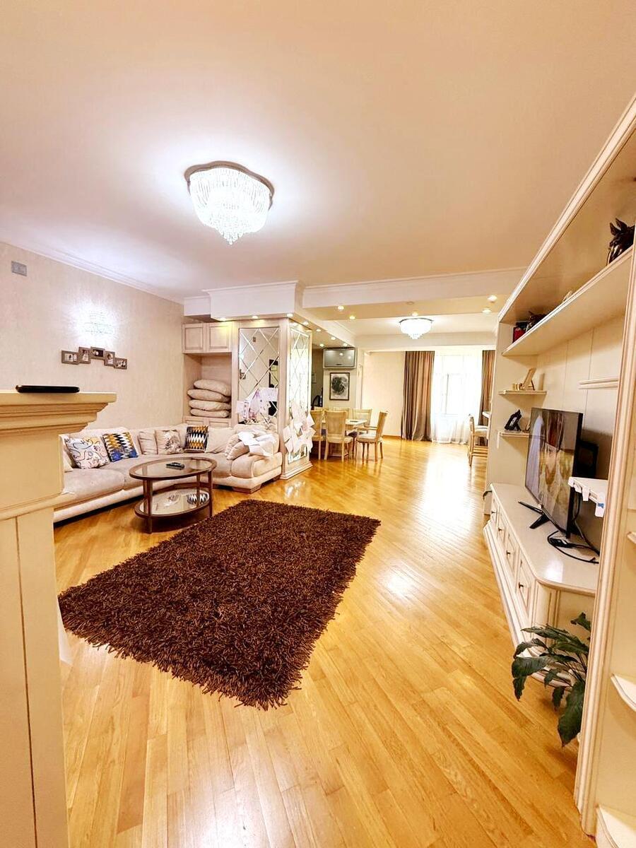 4-комн. новостройка - м. 28 мая - 178 м² (2)