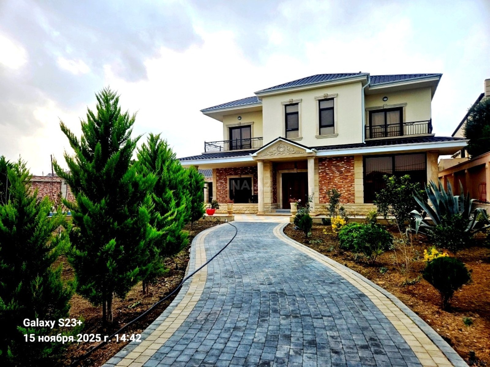 6-комн. дом/дача - пос. Новханы - 400 м² (1)