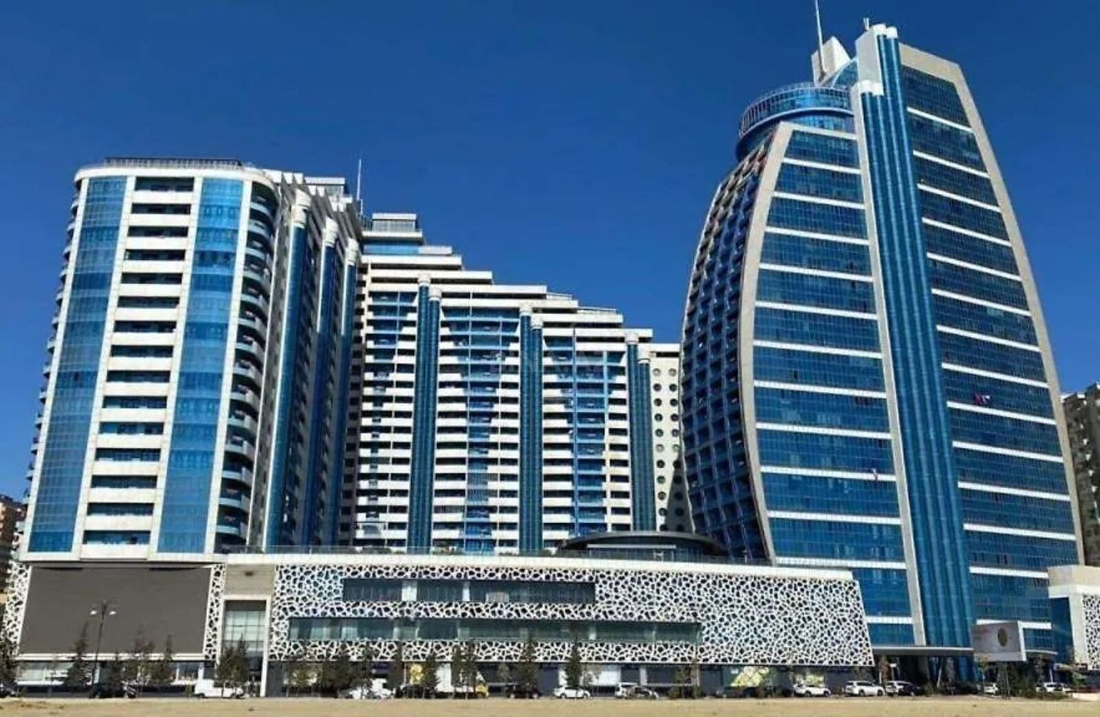 4 otaqlı yeni tikili - Şah İsmayıl Xətai m. - 270 m² (1)