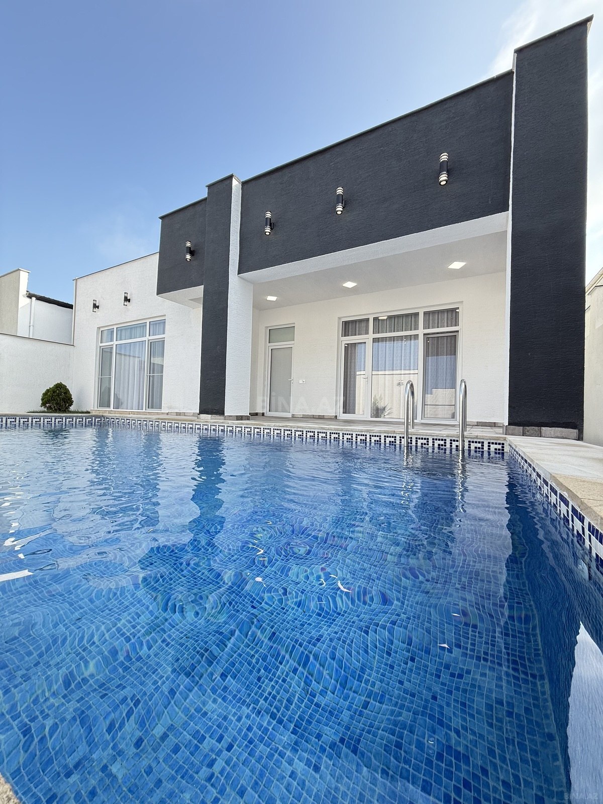 4 otaqlı həyət evi/bağ evi - Şüvəlan q. - 150 m² (5)