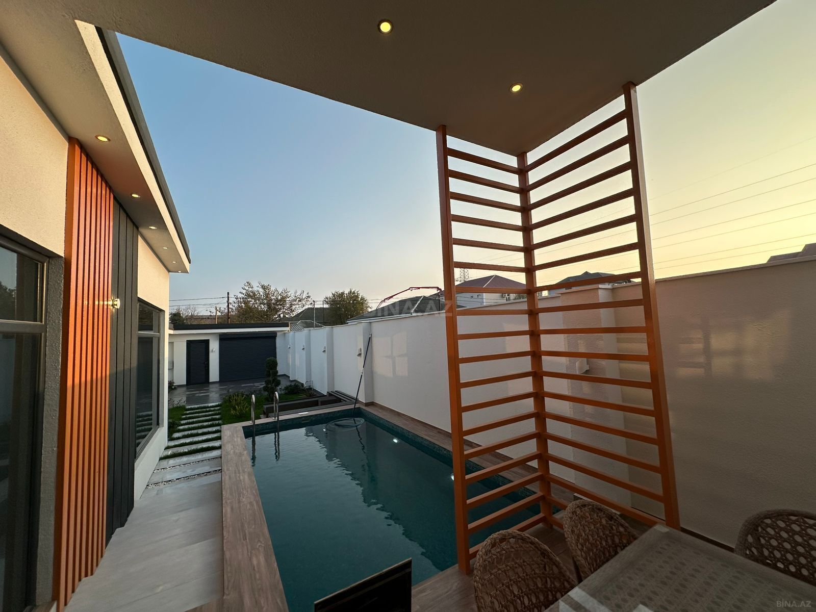 4 otaqlı həyət evi/bağ evi - Mərdəkan q. - 150 m² (2)