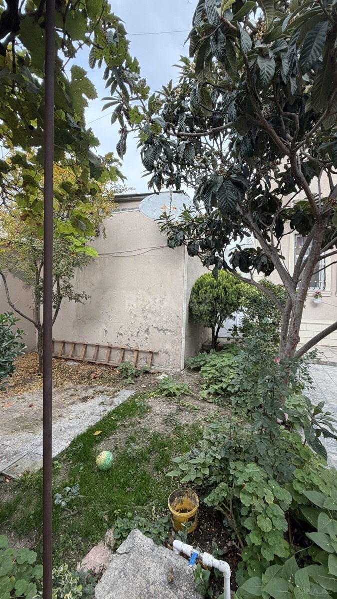 7 otaqlı həyət evi/bağ evi - Bakıxanov q. - 250 m² (2)