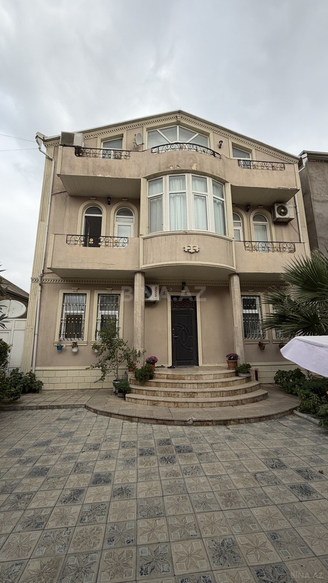 7 otaqlı həyət evi/bağ evi - Bakıxanov q. - 250 m² (1)