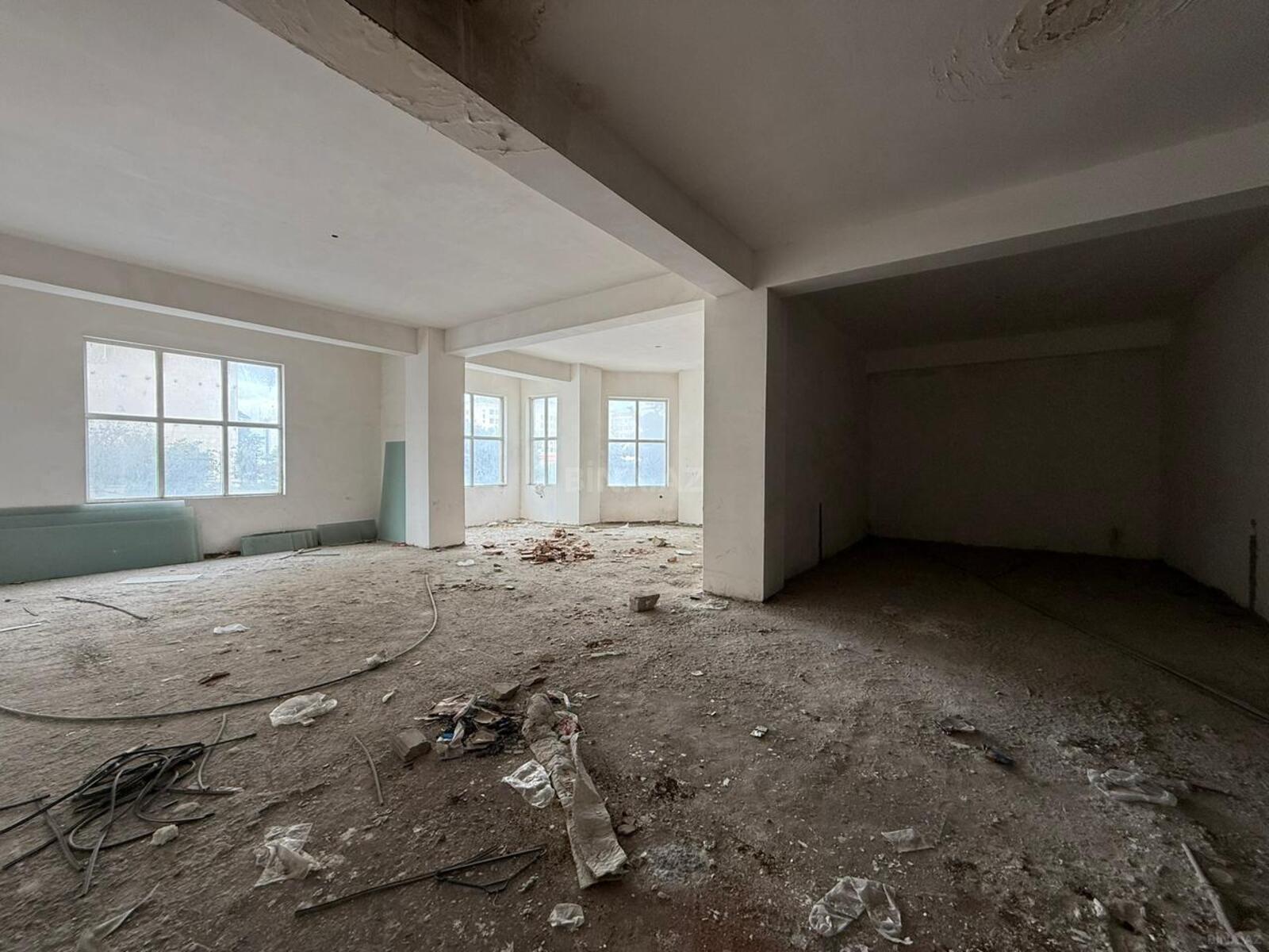 Объект - м. Элмляр Академиясы - 600 м² (4)