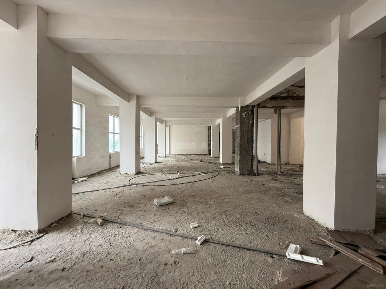 Объект - м. Элмляр Академиясы - 600 м² (3)