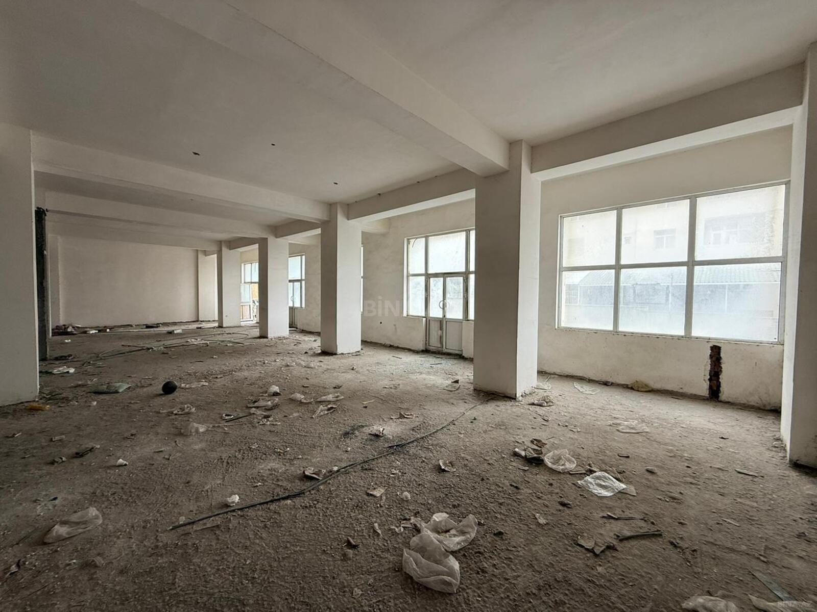 Объект - м. Элмляр Академиясы - 600 м² (1)