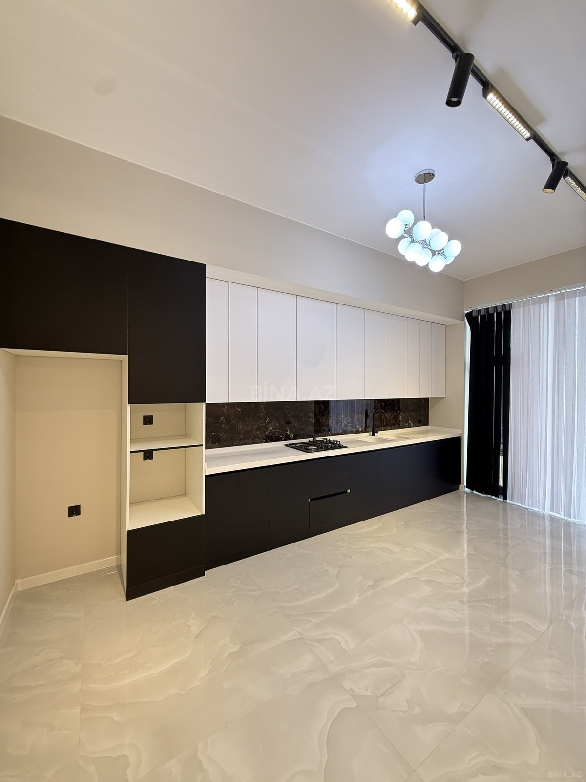 4 otaqlı həyət evi/bağ evi - Şüvəlan q. - 160 m² (20)