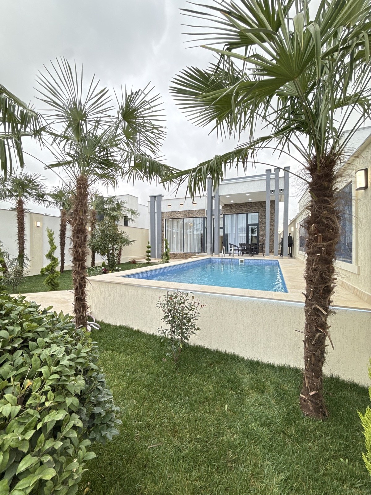 4 otaqlı həyət evi/bağ evi - Şüvəlan q. - 160 m² (1)