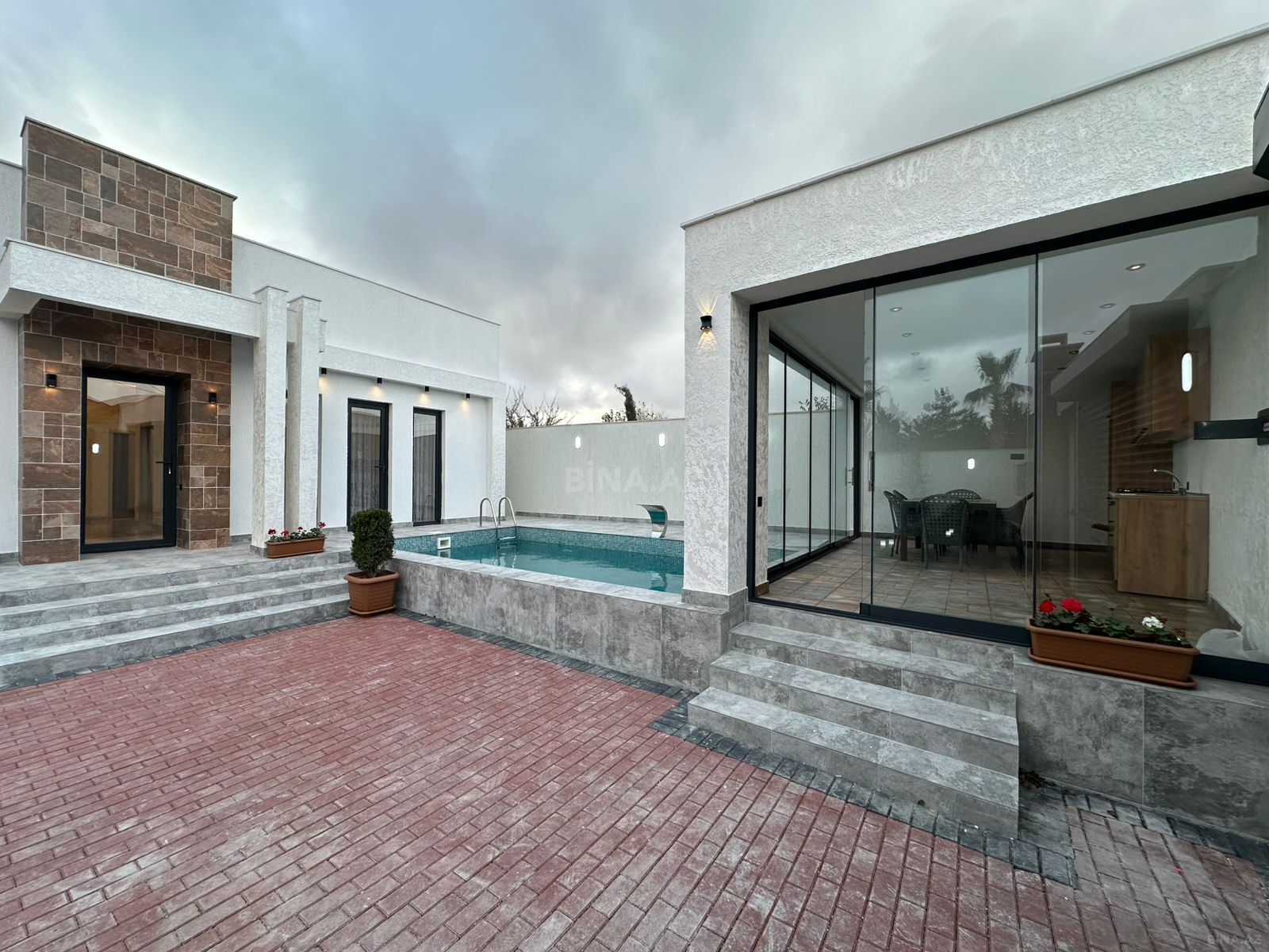 4 otaqlı həyət evi/bağ evi - Mərdəkan q. - 160 m² (4)