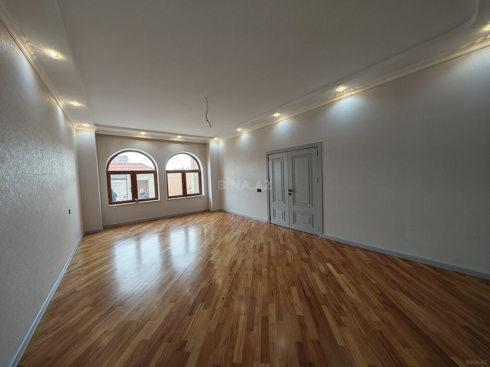 6 otaqlı həyət evi/bağ evi - Bakıxanov q. - 254 m² (9)