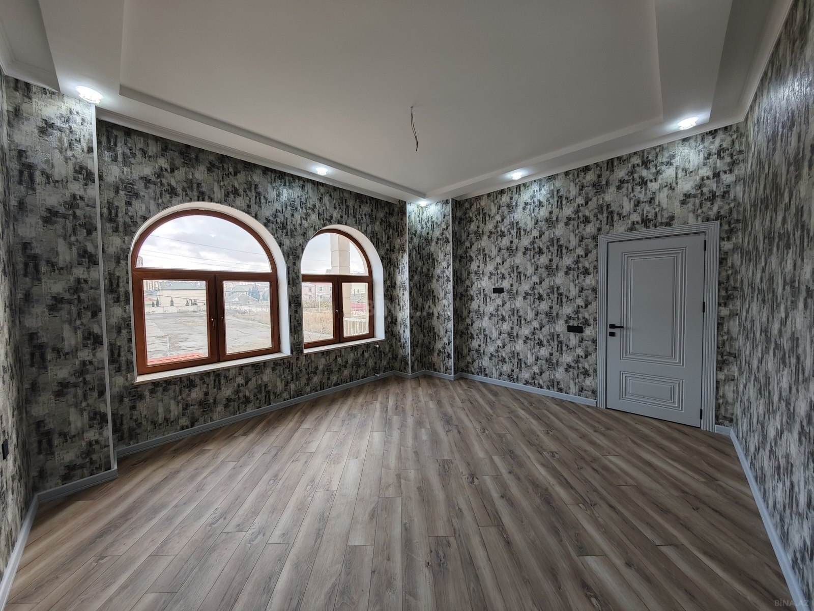 6 otaqlı həyət evi/bağ evi - Bakıxanov q. - 254 m² (23)