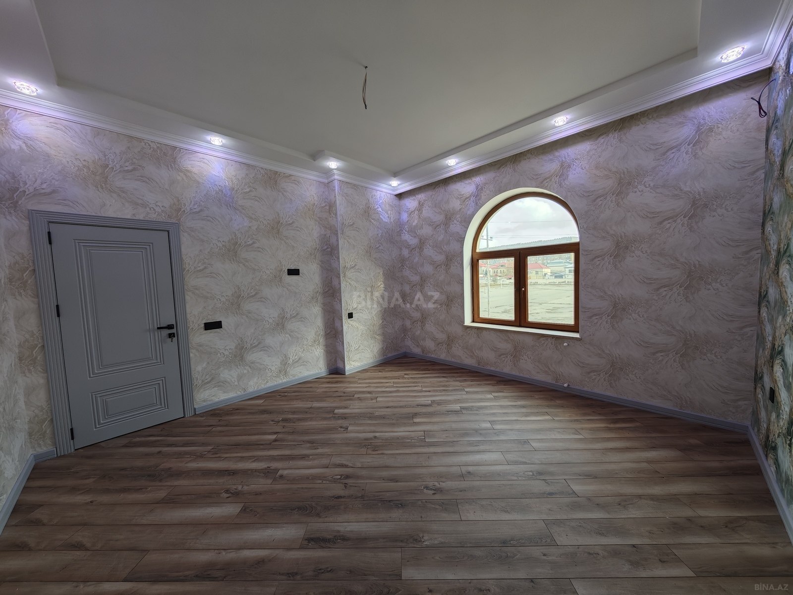 6 otaqlı həyət evi/bağ evi - Bakıxanov q. - 254 m² (21)