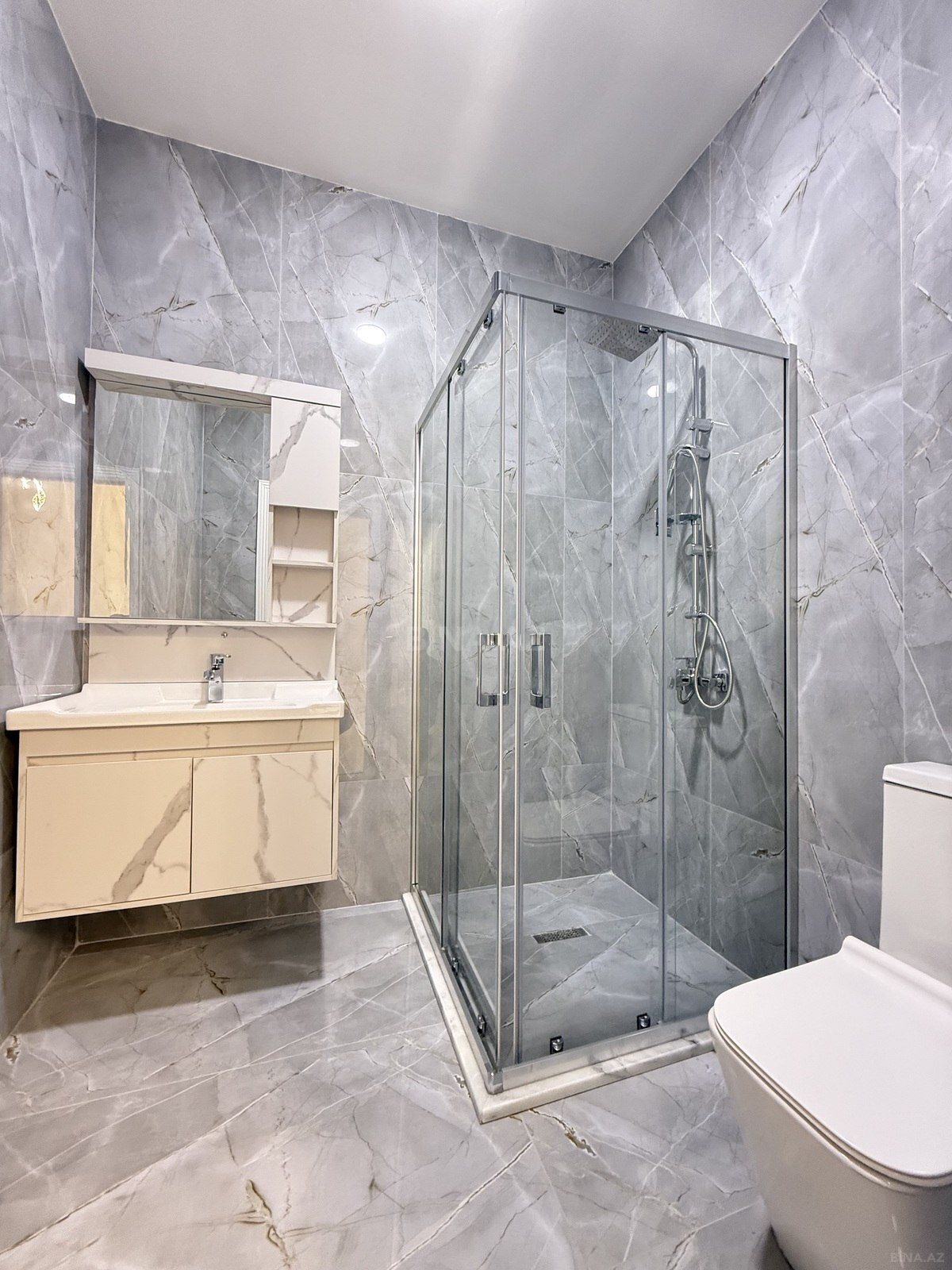 4 otaqlı həyət evi/bağ evi - Şüvəlan q. - 135 m² (22)