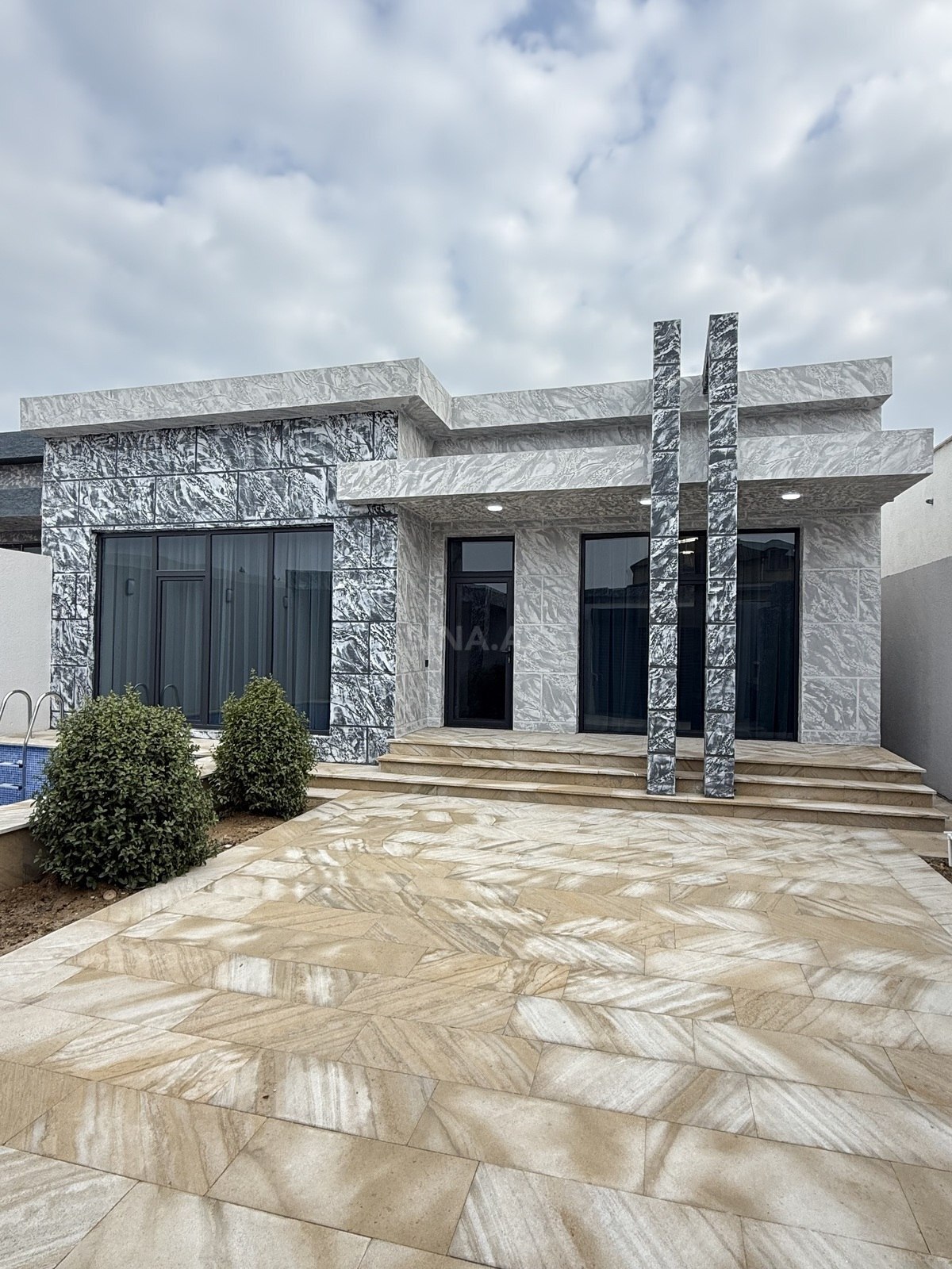 4 otaqlı həyət evi/bağ evi - Şüvəlan q. - 135 m² (2)