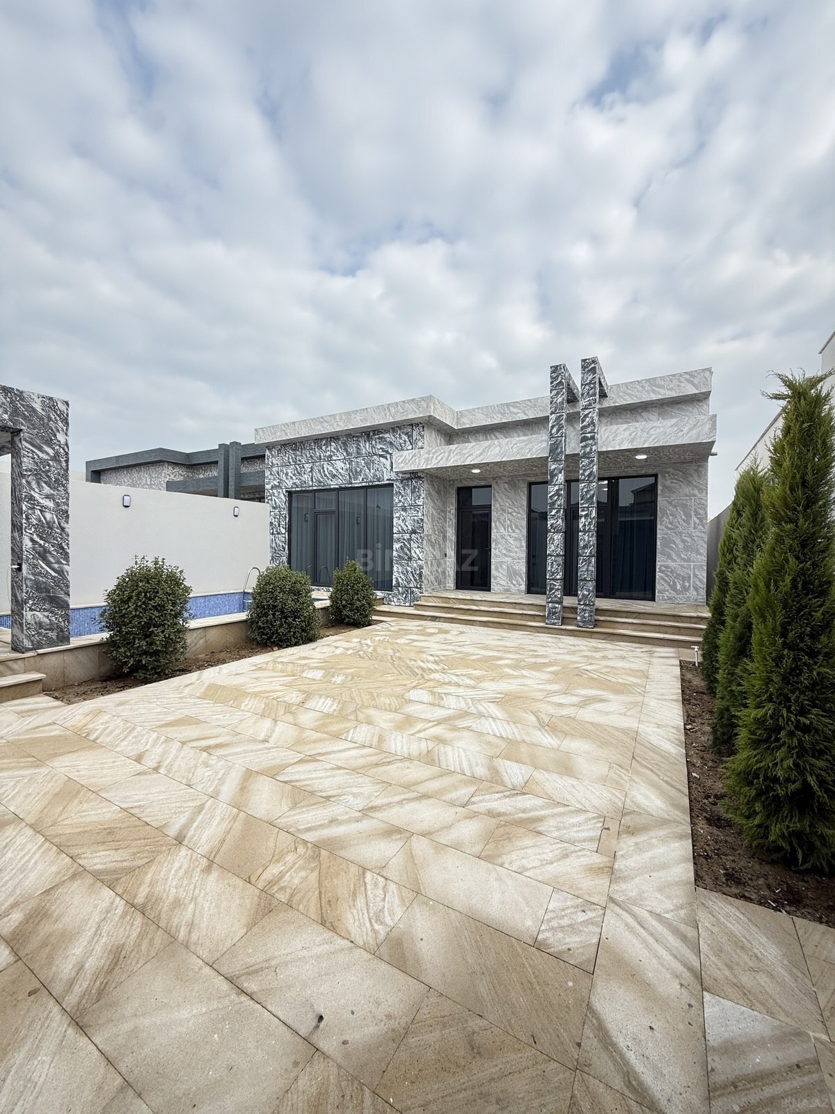 4 otaqlı həyət evi/bağ evi - Şüvəlan q. - 135 m² (1)