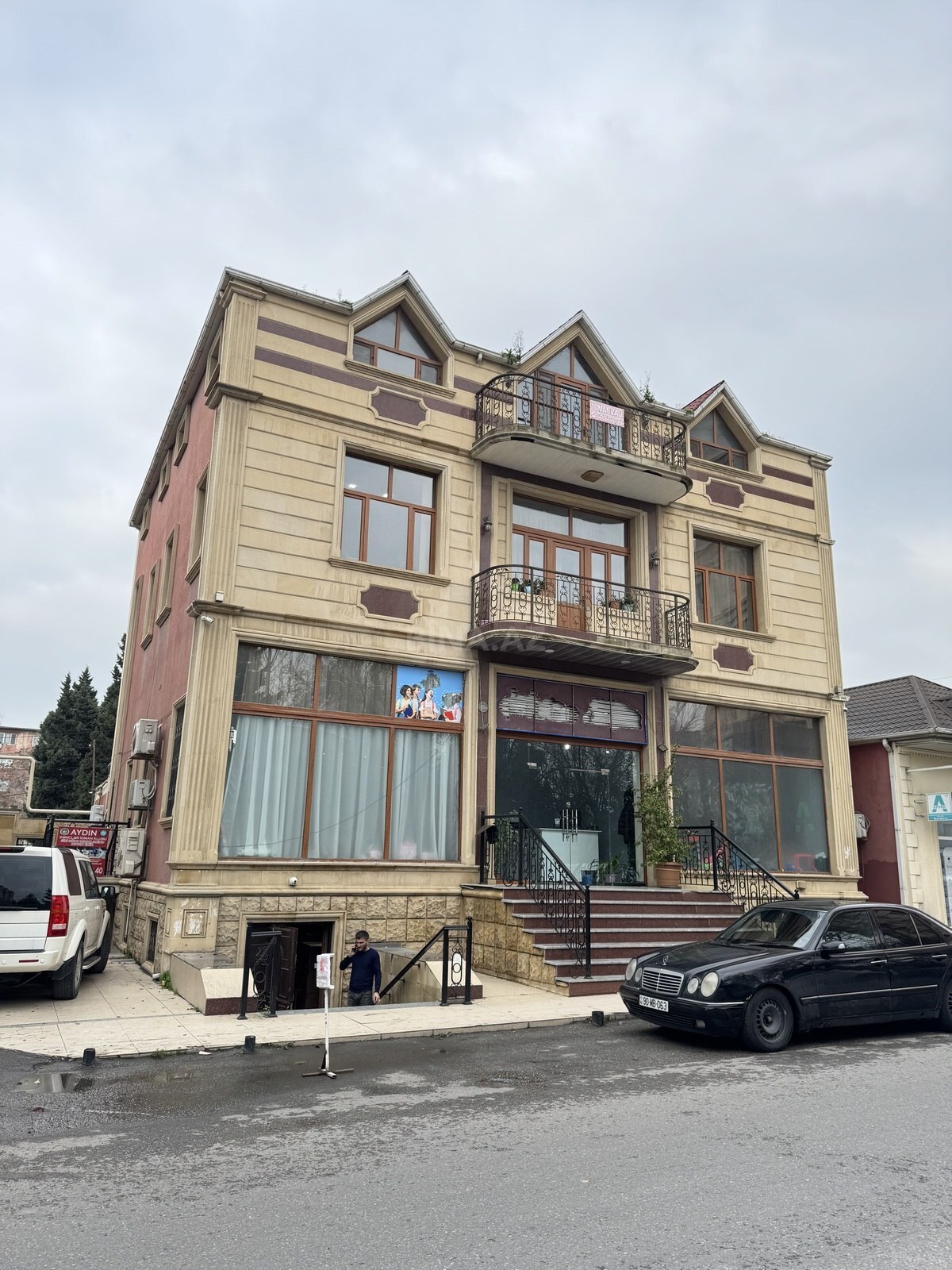 Объект - м. Азадлыг проспекти - 700.3 м² (2)