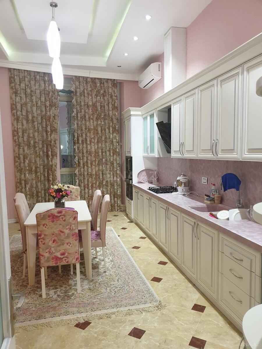6 otaqlı həyət evi/bağ evi - Şüvəlan q. - 850 m² (9)