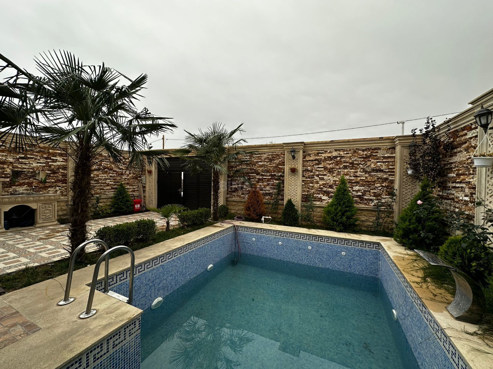 4 otaqlı həyət evi/bağ evi - Şüvəlan q. - 200 m² (4)