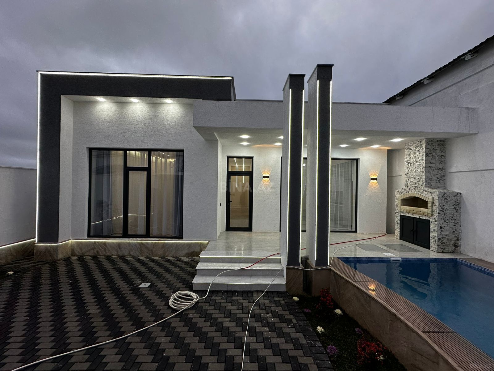 4 otaqlı həyət evi/bağ evi - Mərdəkan q. - 155 m² (1)
