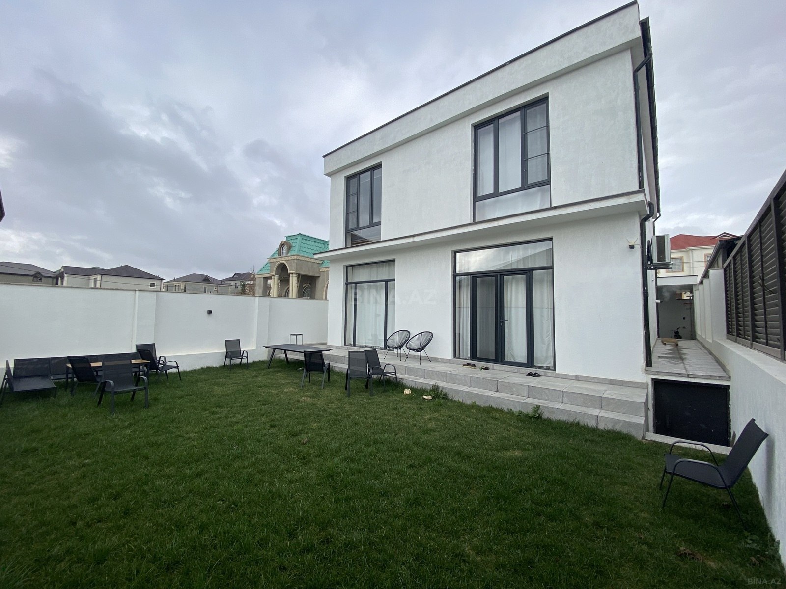 5 otaqlı həyət evi/bağ evi - Badamdar q. - 240 m² (1)