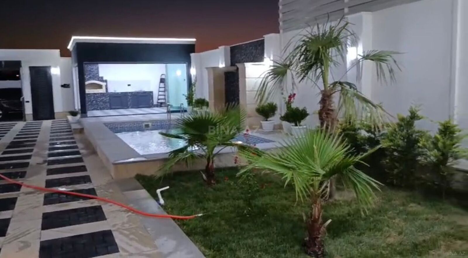 5 otaqlı həyət evi/bağ evi - Şüvəlan q. - 200 m² (23)