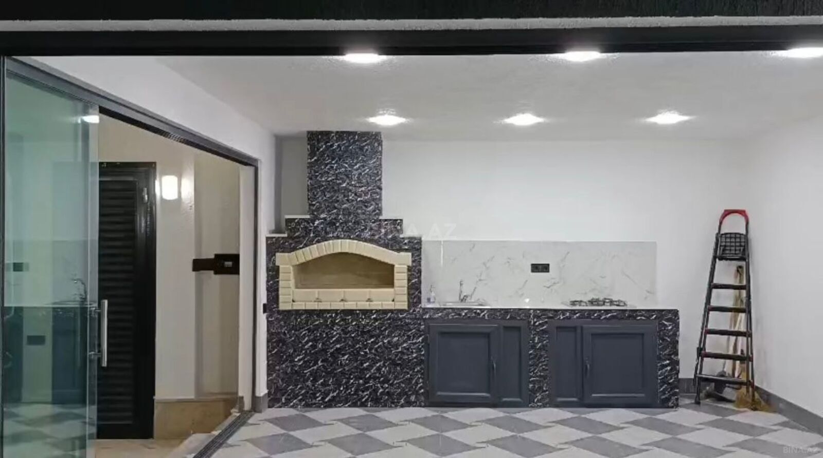 5 otaqlı həyət evi/bağ evi - Şüvəlan q. - 200 m² (25)