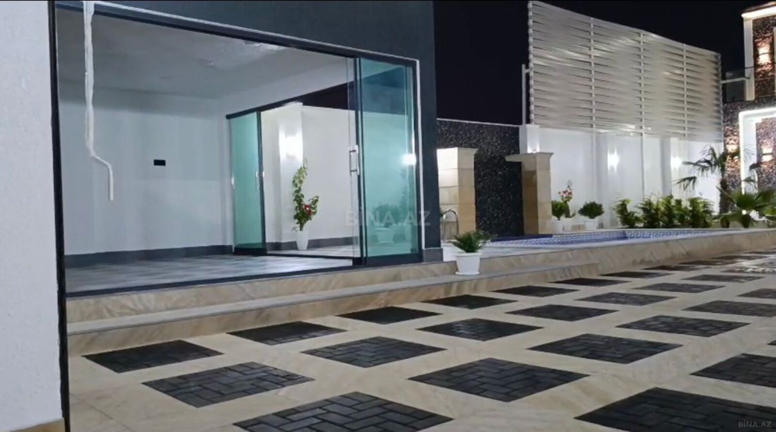5 otaqlı həyət evi/bağ evi - Şüvəlan q. - 200 m² (24)