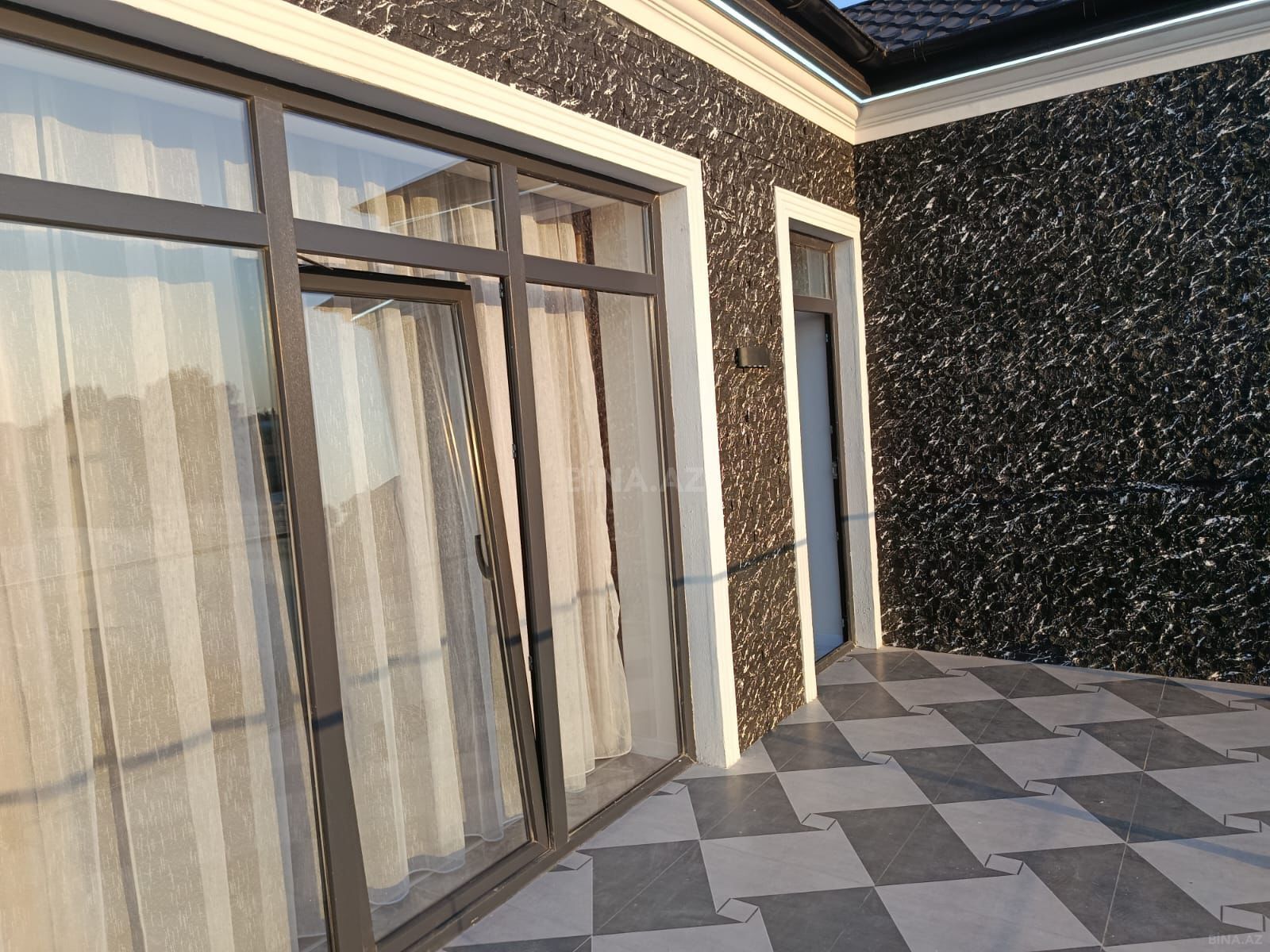 5 otaqlı həyət evi/bağ evi - Şüvəlan q. - 200 m² (22)