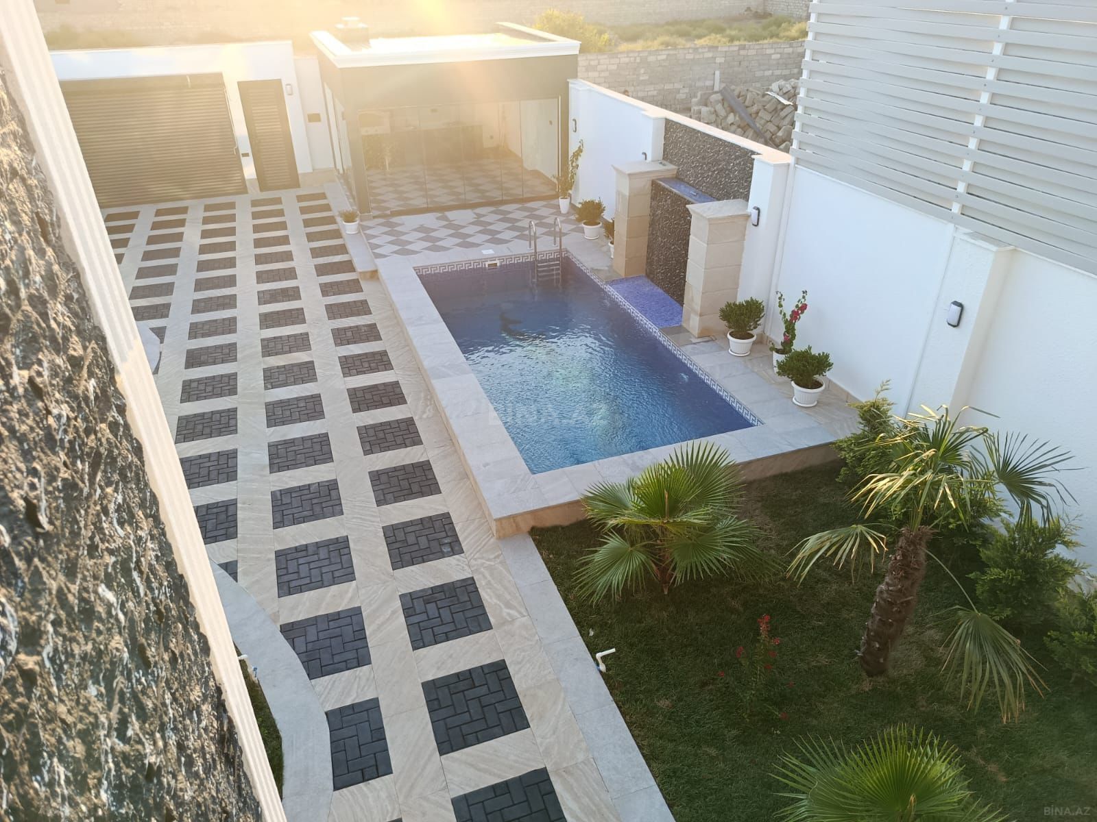 5 otaqlı həyət evi/bağ evi - Şüvəlan q. - 200 m² (15)