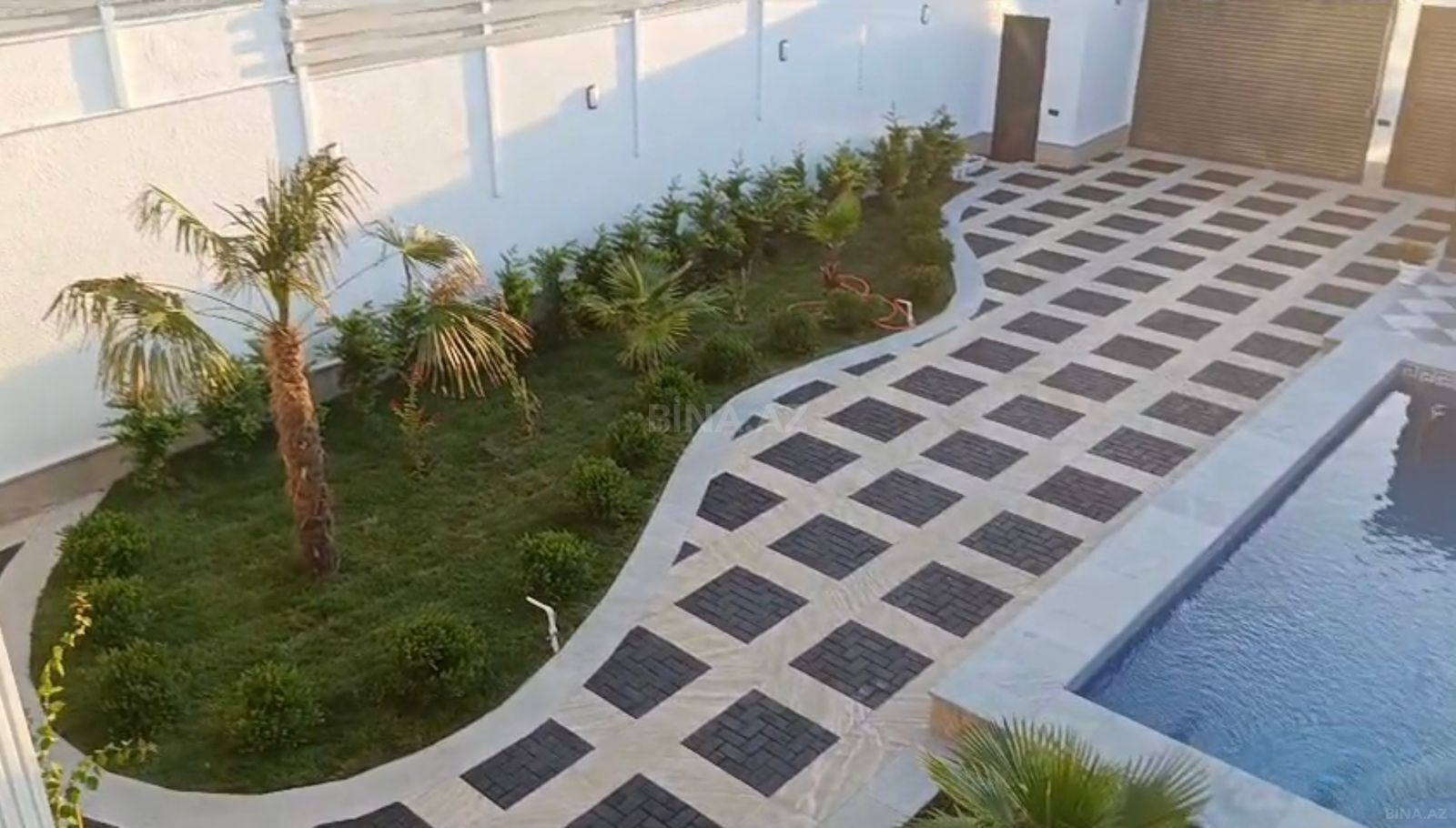 5 otaqlı həyət evi/bağ evi - Şüvəlan q. - 200 m² (16)