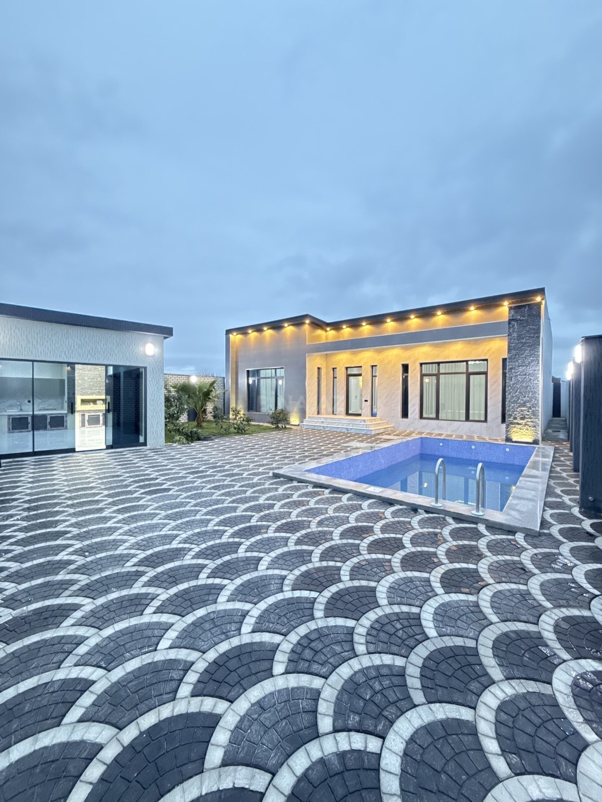 5 otaqlı həyət evi/bağ evi - Mərdəkan q. - 180 m² (1)