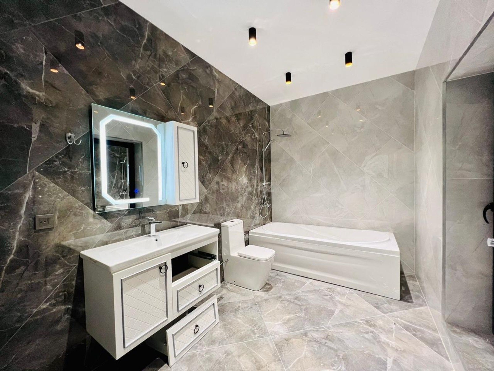 5 otaqlı həyət evi/bağ evi - Mərdəkan q. - 400 m² (18)