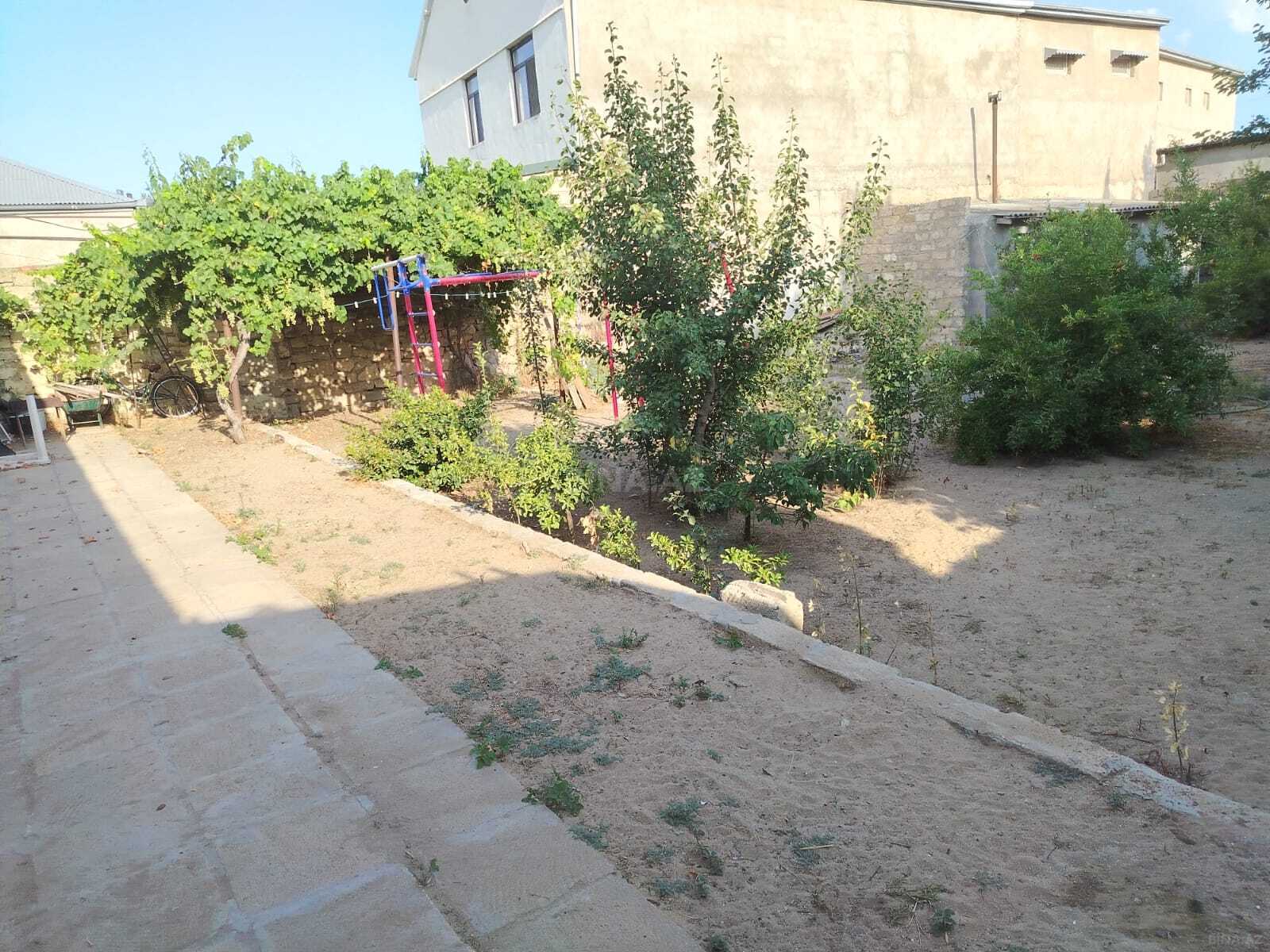 4 otaqlı həyət evi/bağ evi - Şüvəlan q. - 150 m² (1)