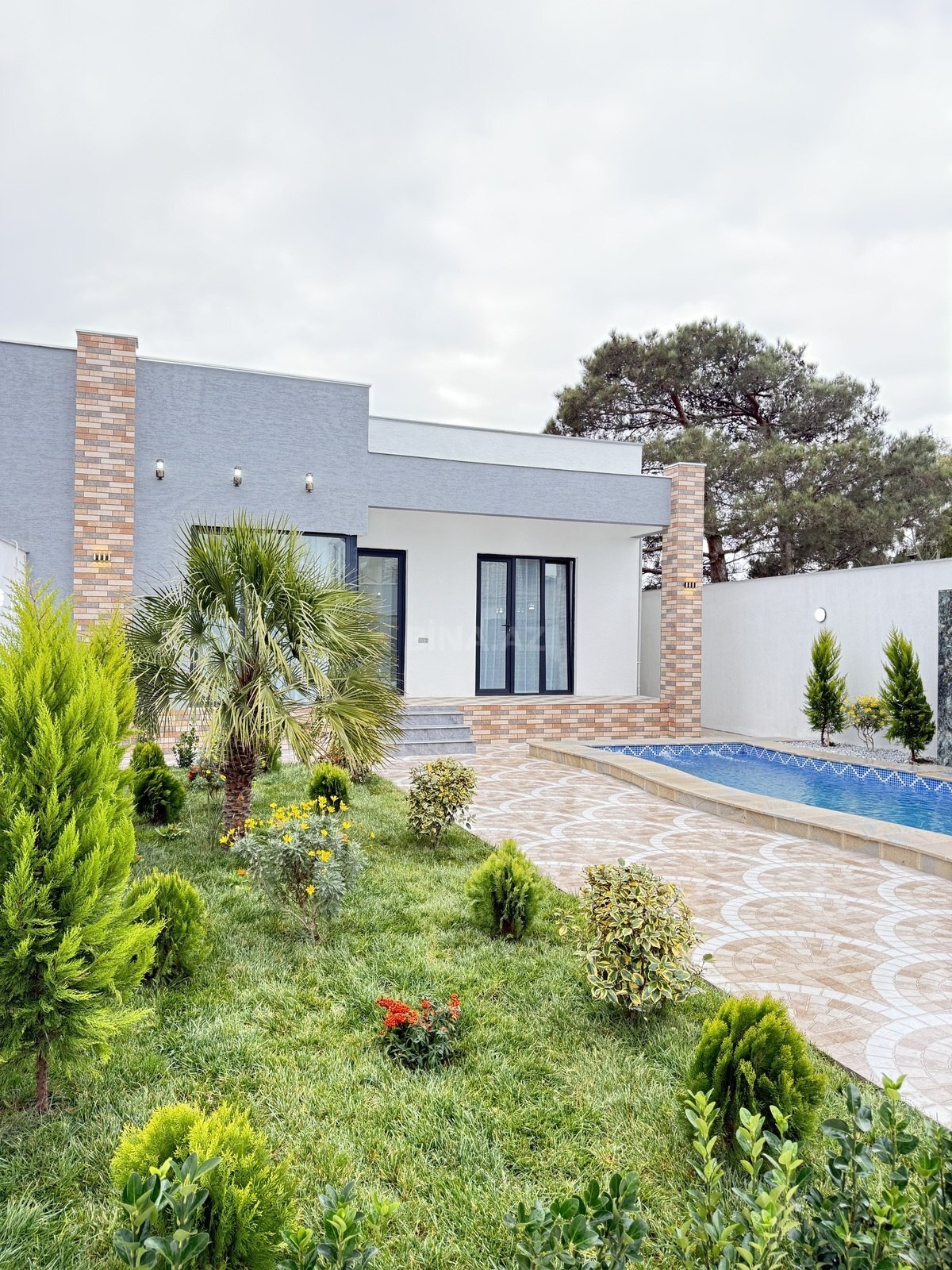4 otaqlı həyət evi/bağ evi - Şüvəlan q. - 170 m² (1)