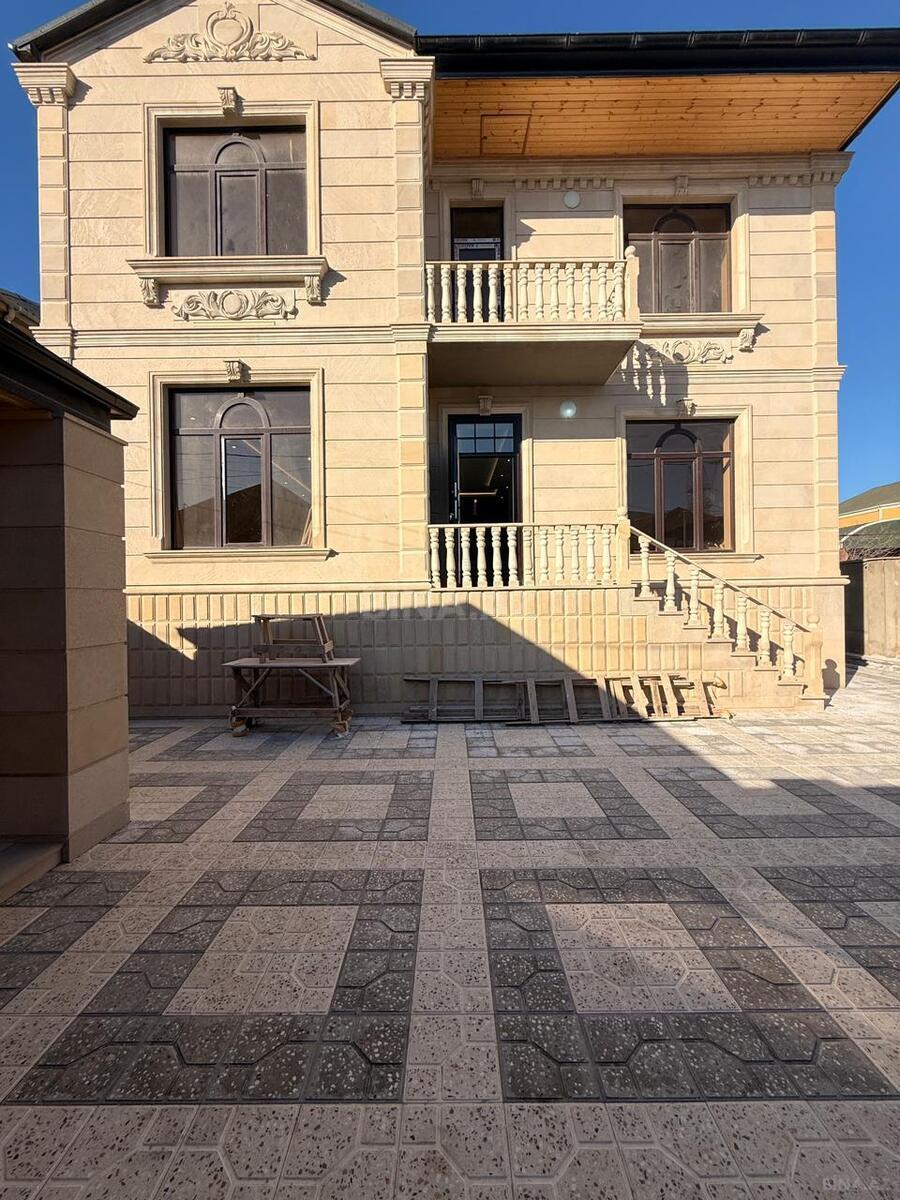 6 otaqlı həyət evi/bağ evi - Biləcəri q. - 300 m² (1)
