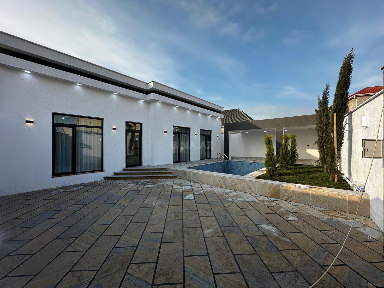 4 otaqlı həyət evi/bağ evi - Şüvəlan q. - 155 m² (1)