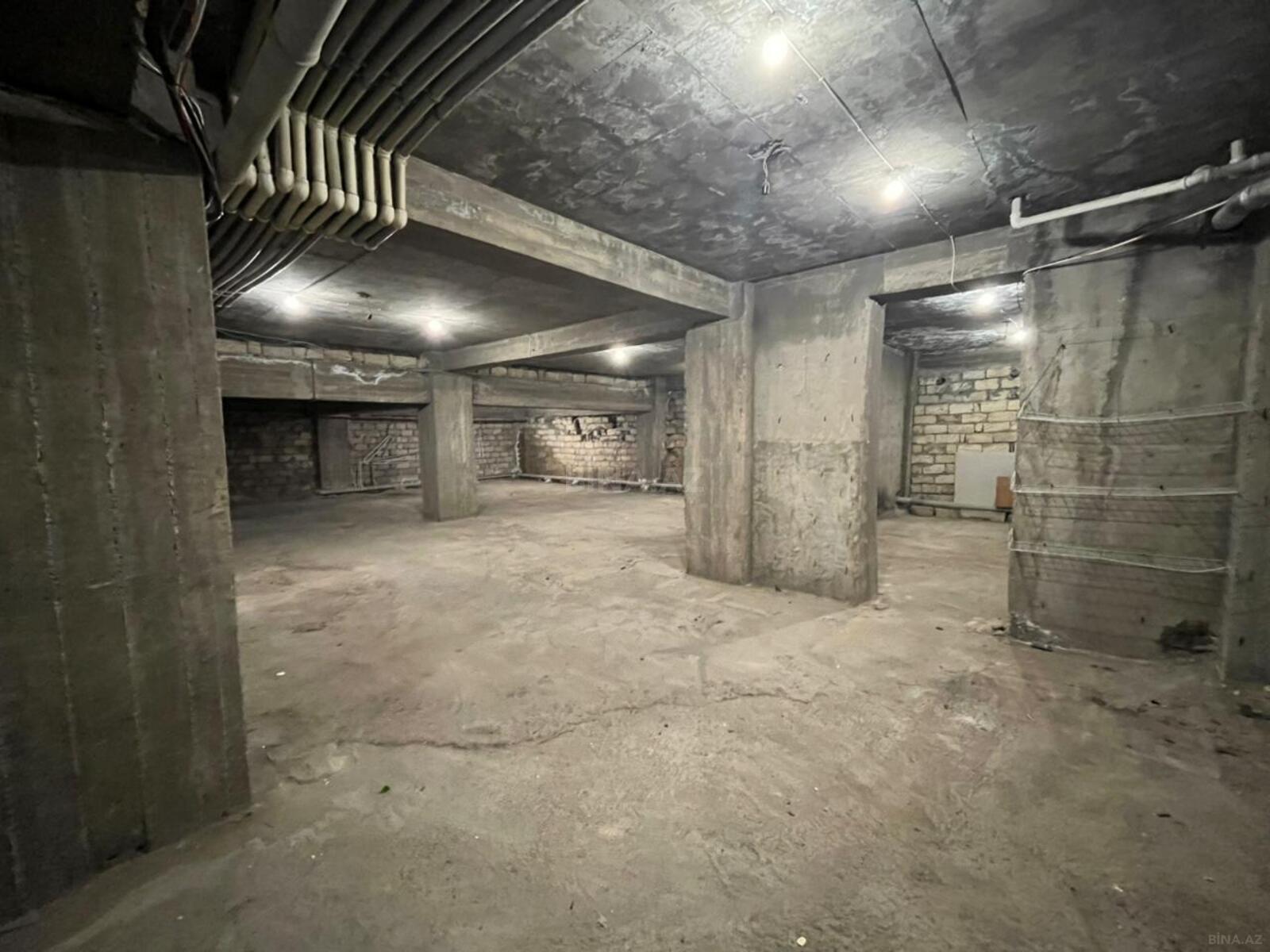 Obyekt - İnşaatçılar m. - 350 m² (8)