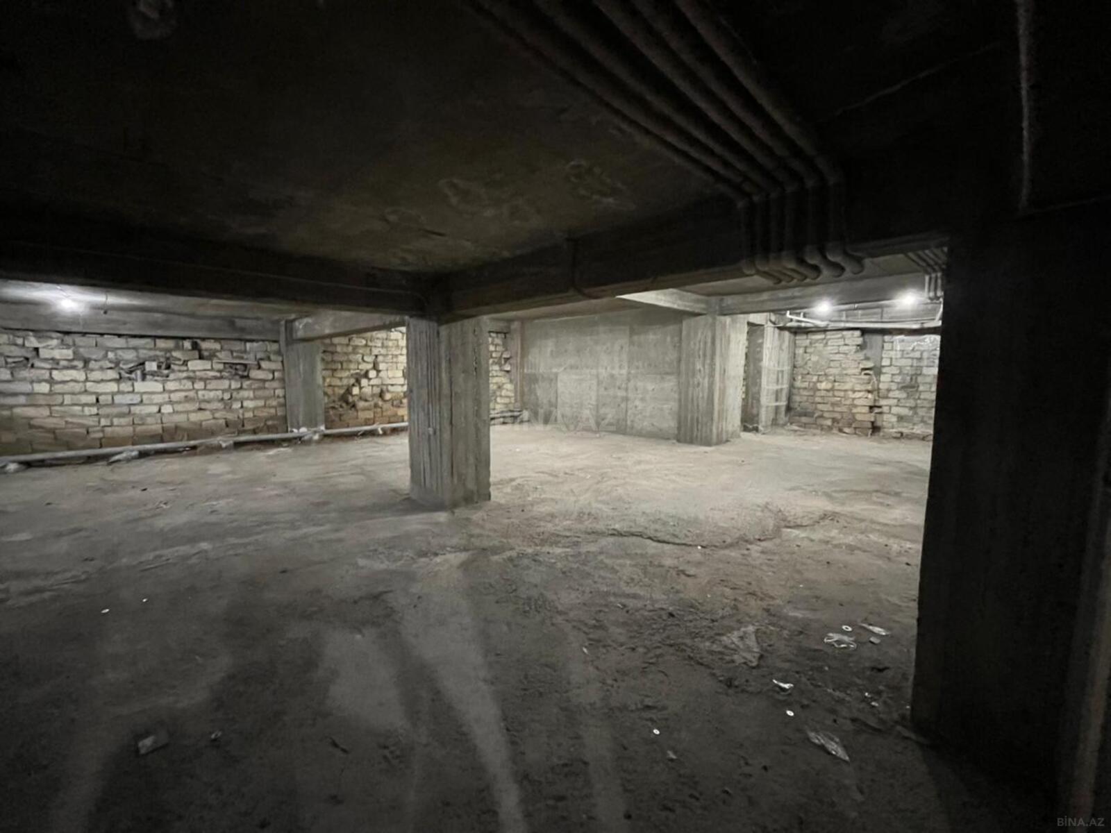 Obyekt - İnşaatçılar m. - 350 m² (7)
