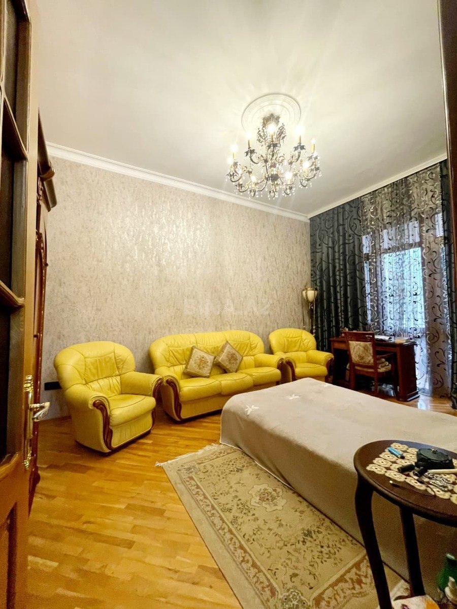 7 otaqlı həyət evi/bağ evi - Bakıxanov q. - 230 m² (3)
