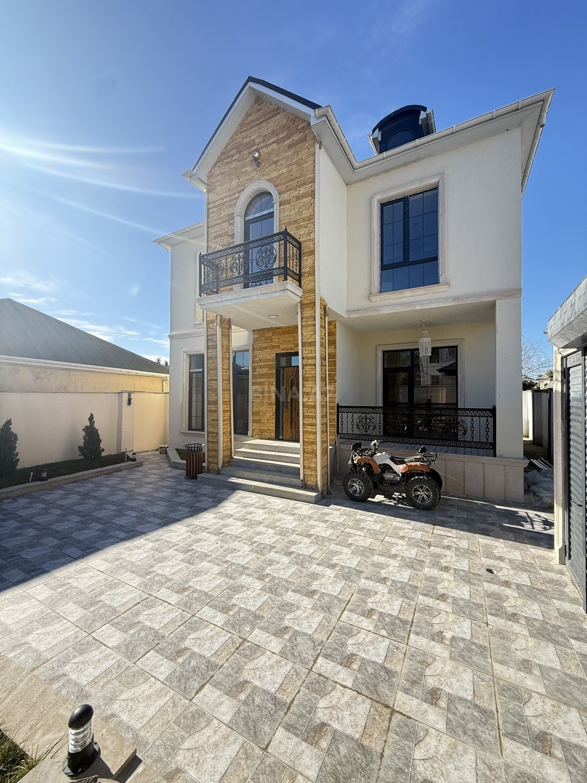 4 otaqlı həyət evi/bağ evi - Şüvəlan q. - 200 m² (2)