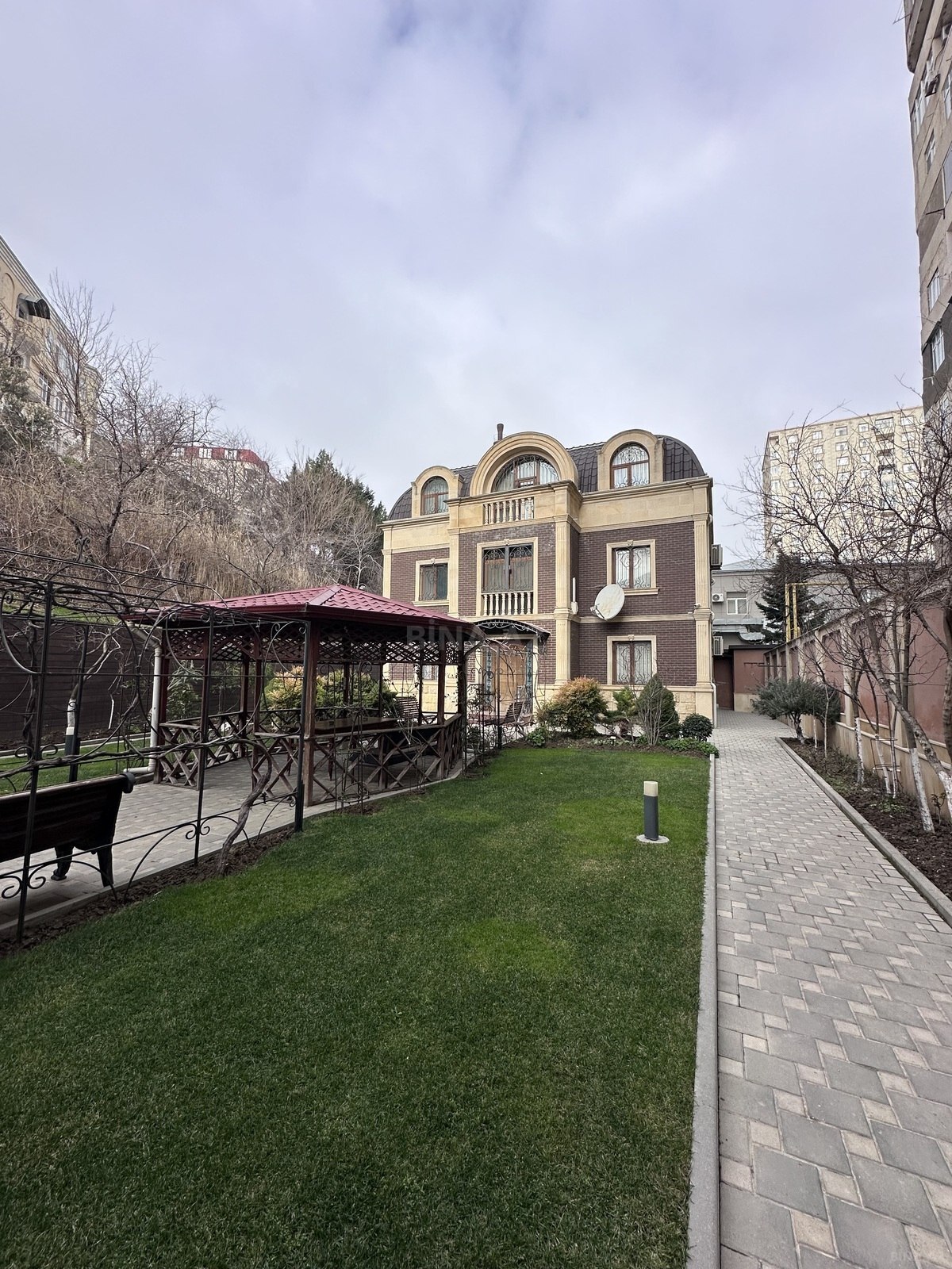 6 otaqlı həyət evi/bağ evi - Badamdar q. - 400 m² (2)