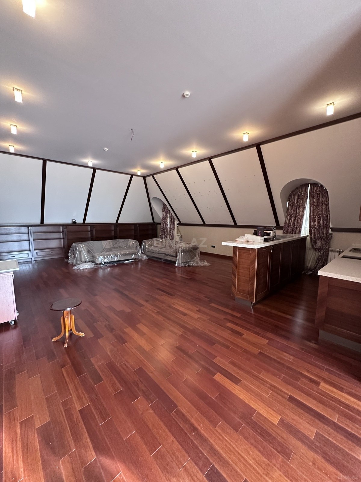 6 otaqlı həyət evi/bağ evi - Badamdar q. - 400 m² (28)