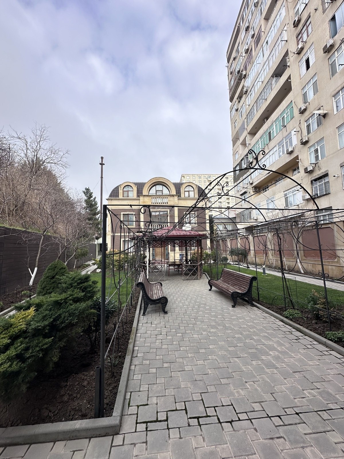 6 otaqlı həyət evi/bağ evi - Badamdar q. - 400 m² (29)