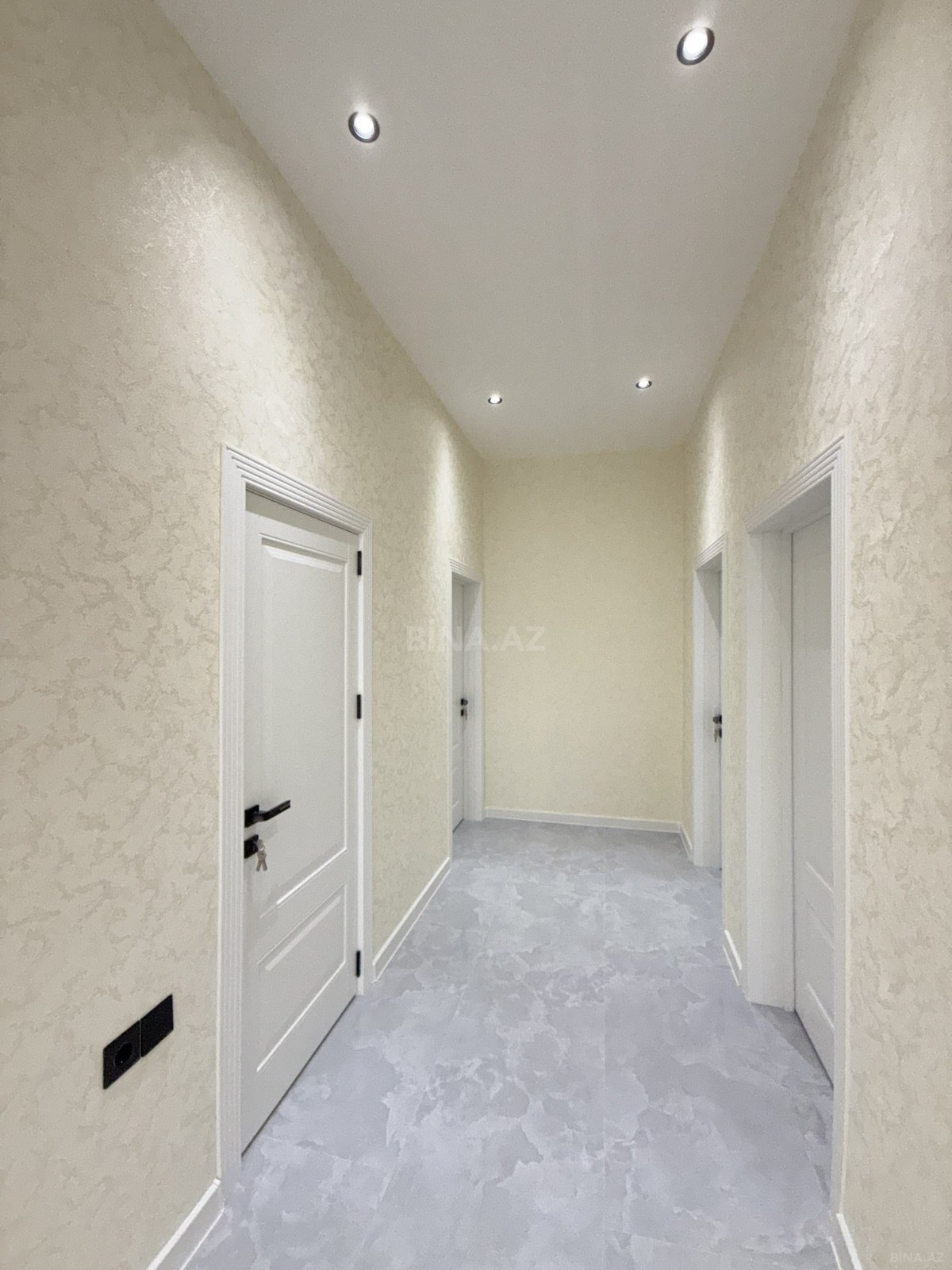 4 otaqlı həyət evi/bağ evi - Şüvəlan q. - 160 m² (11)